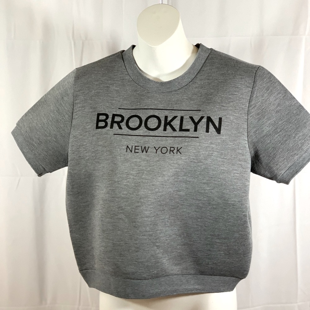 BROOKLYN NEW YORK Thick
Structured Crop Top. Grey (M).